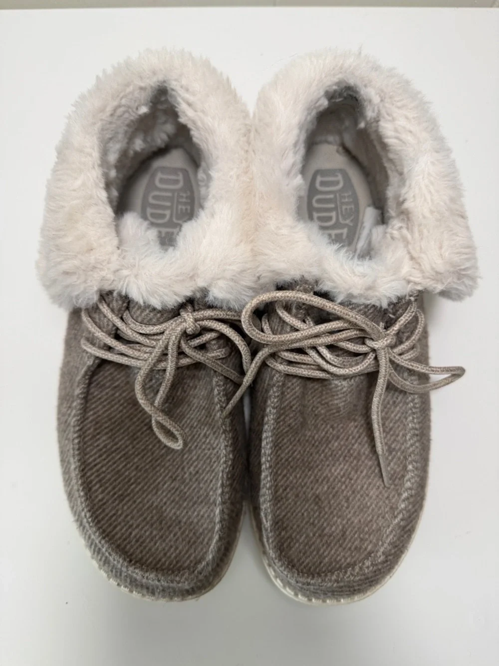 Hey Dude‎ Wendy Fold Women's Casual Shoes Nut slip on size 8 cozy